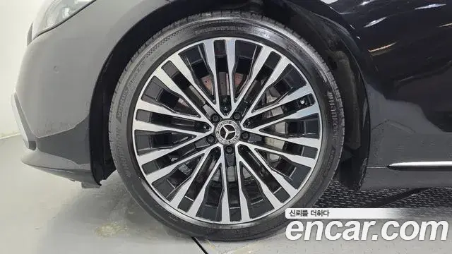 Mercedes-Benz S-Class 2022 — Photo 4/20