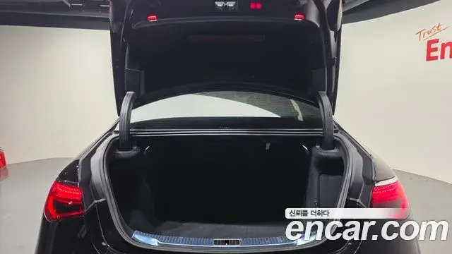 Mercedes-Benz S-Class 2022 — Photo 15/20