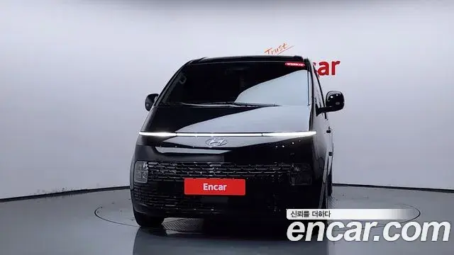 Hyundai Staria 2023 — Photo 3/20