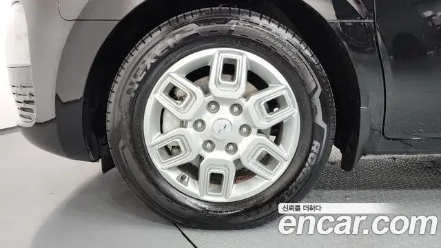 Hyundai Staria 2023 — Photo 5/20
