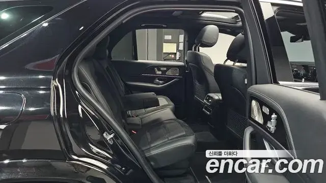 Mercedes-Benz GLE-Class 2023 — Photo 12/20