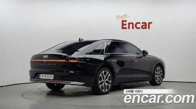 Hyundai Grandeur 2023 — Şəkil 2/20