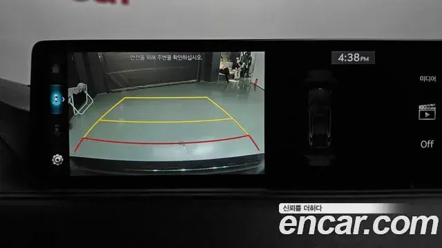 Genesis Electrified G80 2021 — Photo 14/20