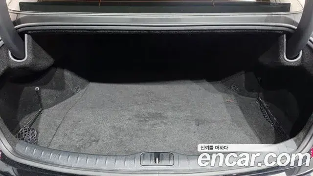 Genesis Electrified G80 2021 — Photo 19/20