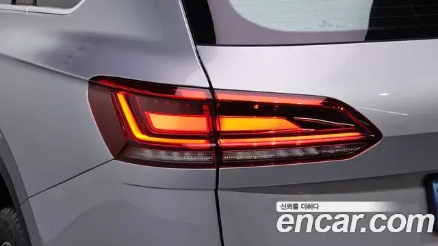 Volkswagen Touareg 2020 — ფოტო 4/37