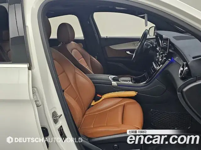 Mercedes-Benz GLC-Class 2020 — Photo 8/20