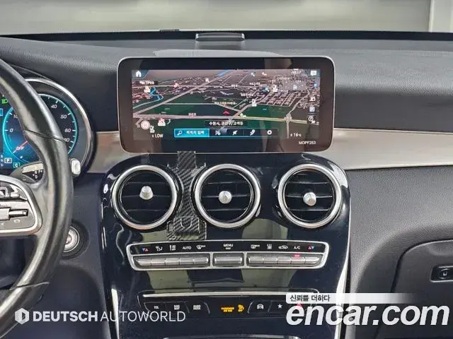 Mercedes-Benz GLC-Class 2020 — Photo 14/20