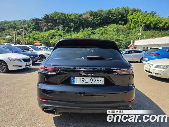 Porsche Cayenne 2019 — Photo 3/20