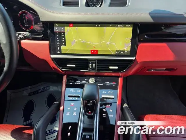 Porsche Cayenne 2019 — Photo 8/20
