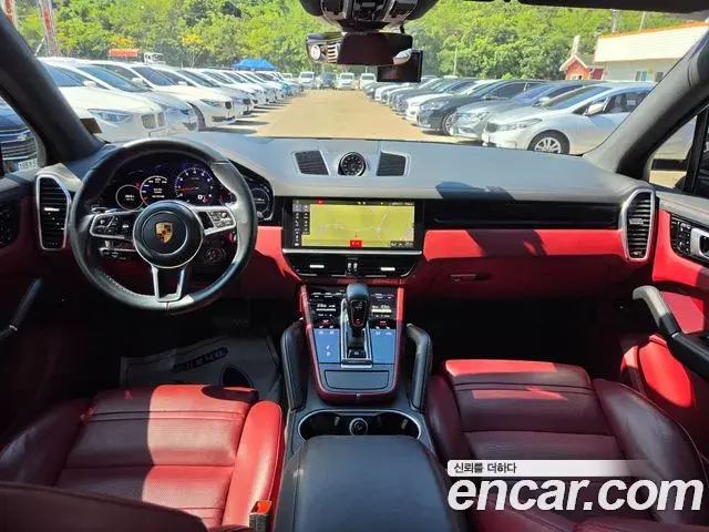 Porsche Cayenne 2019 — Photo 13/20
