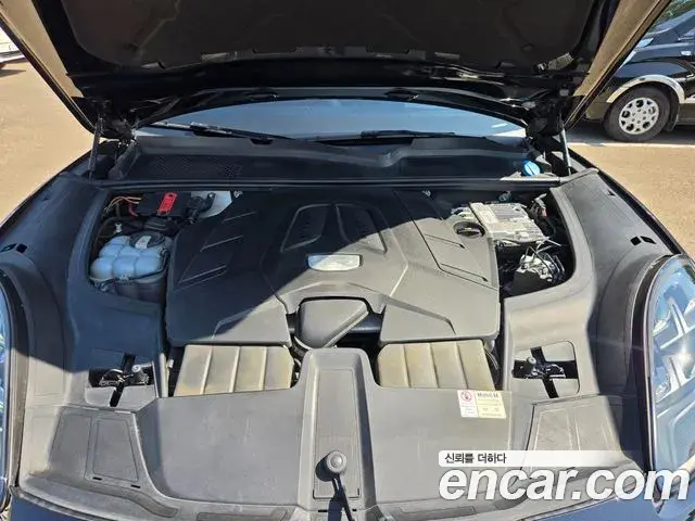 Porsche Cayenne 2019 — Photo 17/20
