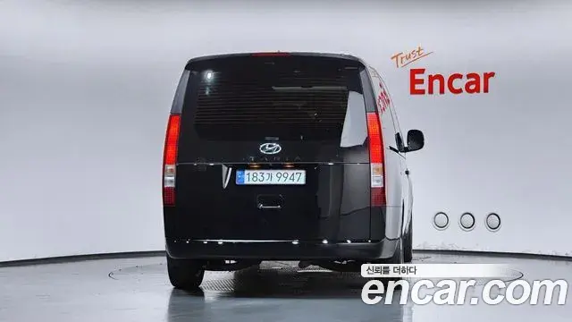 Hyundai Staria 2023 — Фото 4/20
