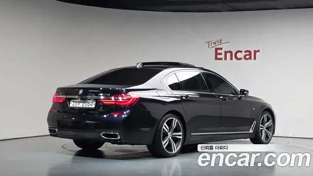 BMW 7 Series 2018 — Photo 2/20