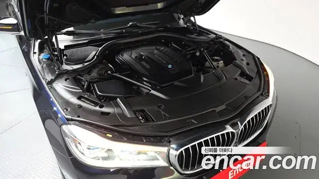 BMW 7 Series 2018 — Photo 6/20