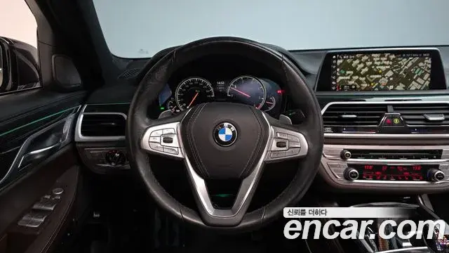 BMW 7 Series 2018 — Photo 13/20