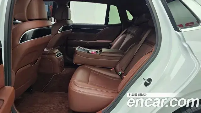 Genesis G90 2023 — Photo 12/20