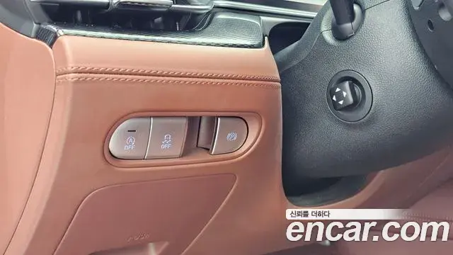 Genesis G90 2023 — Photo 16/20