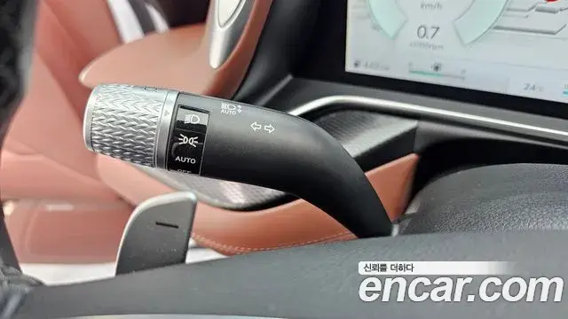 Genesis G90 2023 — Photo 19/20