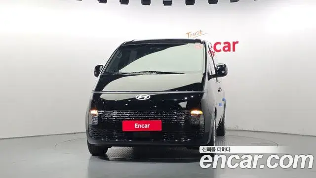 Hyundai Staria 2025 — Photo 3/20