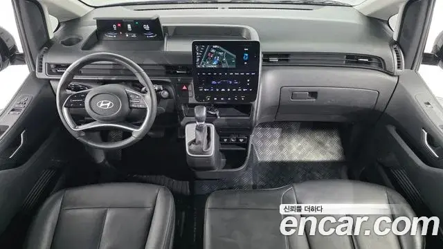 Hyundai Staria 2025 — Photo 7/20