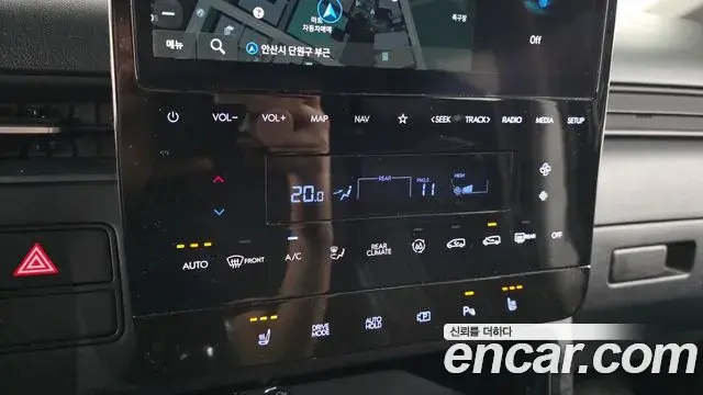 Hyundai Staria 2025 — Photo 18/20