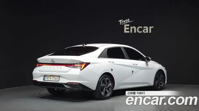 Hyundai Avante 2021 — Фото 1/20