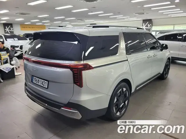 Kia Carnival 2024 — Фото 2/19