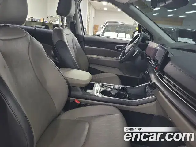 Kia Carnival 2024 — Фото 17/19