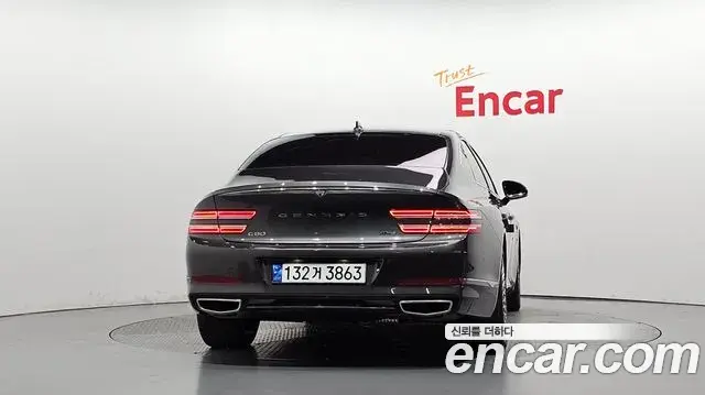 Genesis Electrified G80 2022 — Photo 4/20