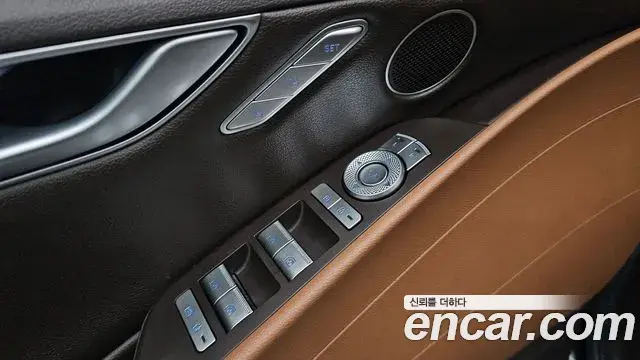 Genesis Electrified G80 2022 — Photo 17/20