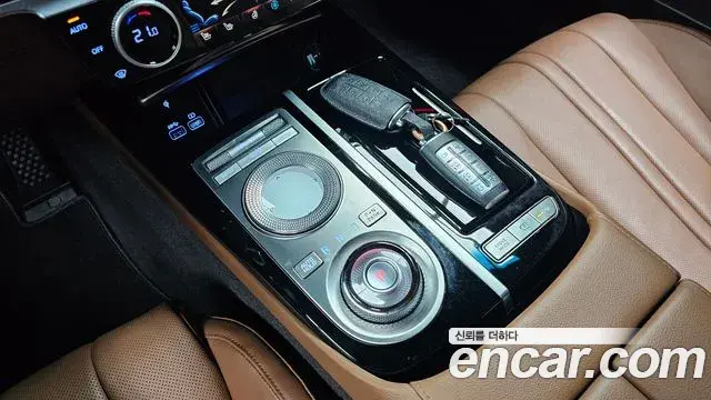Genesis Electrified G80 2022 — Photo 8/20