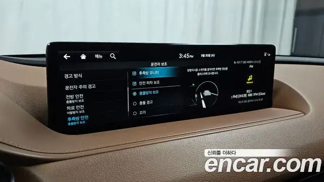 Genesis Electrified G80 2022 — Photo 17/20