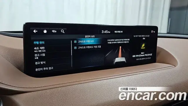 Genesis Electrified G80 2022 — Photo 18/20