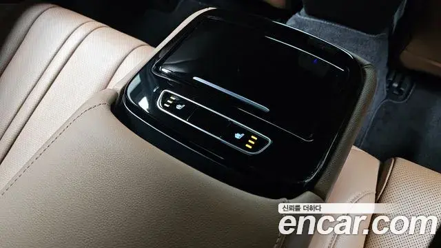 Genesis Electrified G80 2022 — Photo 19/20