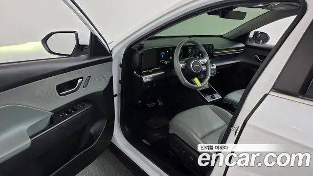 Hyundai Kona 2023 — Фото 10/20