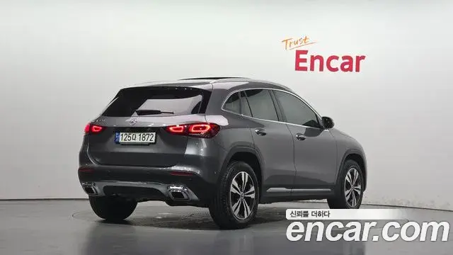 Mercedes-Benz GLA-Class 2021 — Фото 2/20