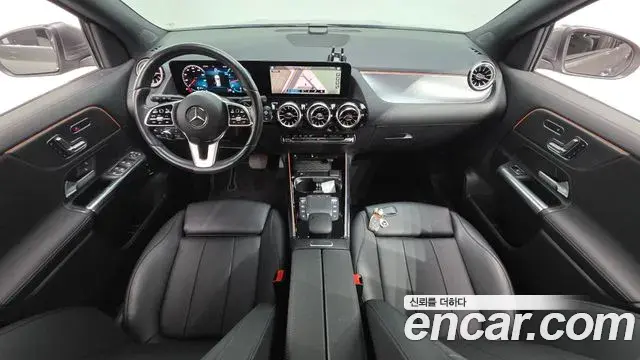 Mercedes-Benz GLA-Class 2021 — Фото 7/20