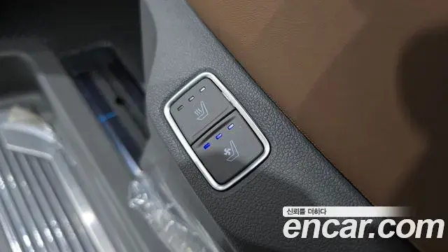 Hyundai Staria 2025 — Photo 19/20