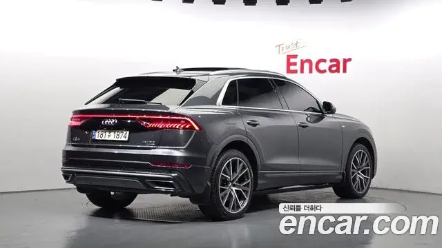 Audi Q7 2020 — Фото 2/20