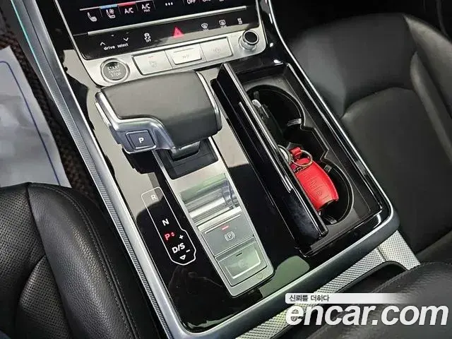 Audi Q7 2021 — Photo 6/19