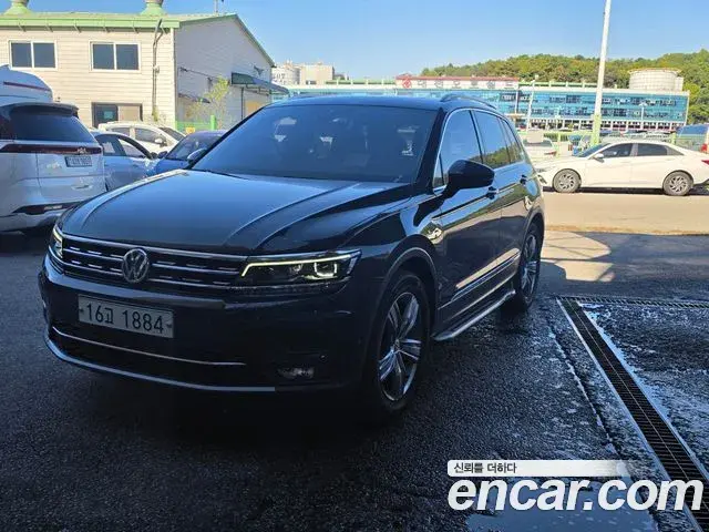 Volkswagen Tiguan 2018 — Şəkil 1/17