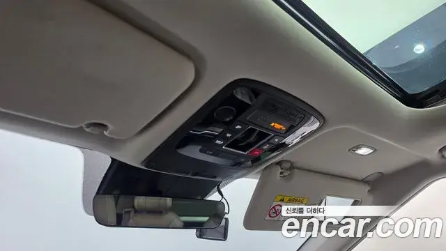 Kia Carnival 2024 — Photo 19/20