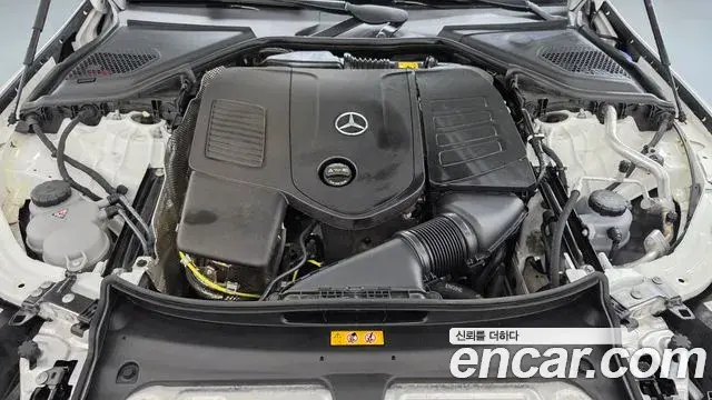 Mercedes-Benz E-Class 2024 — Photo 6/20