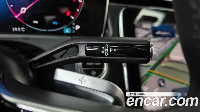 Mercedes-Benz E-Class 2024 — Photo 9/20
