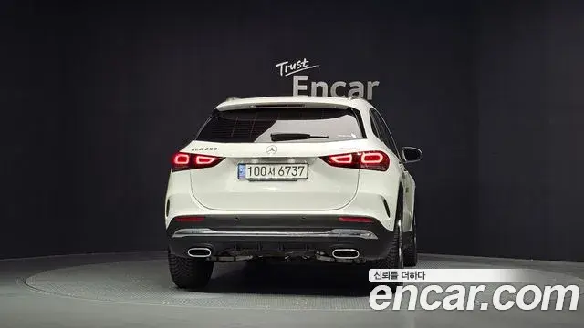 Mercedes-Benz GLA-Class 2020 — Photo 4/20