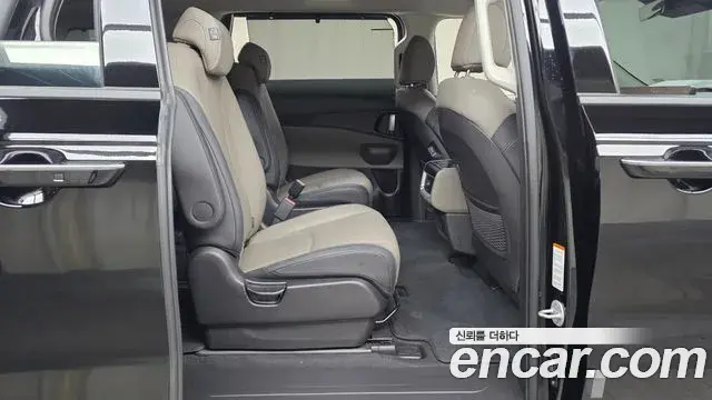 Kia Carnival 2025 — Фото 11/20