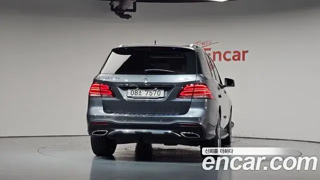 Mercedes-Benz GLE-Class 2018 — Photo 4/20