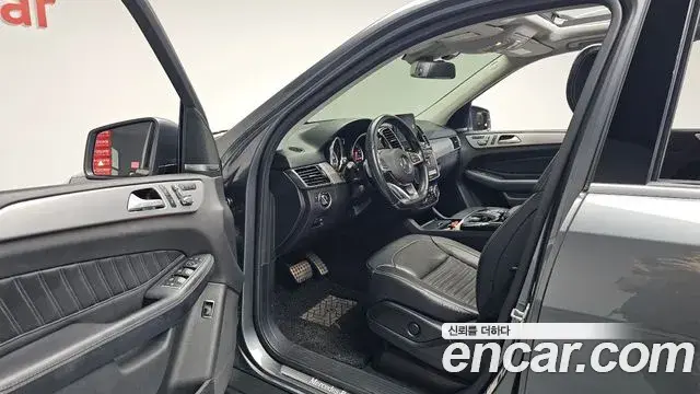 Mercedes-Benz GLE-Class 2018 — Photo 10/20