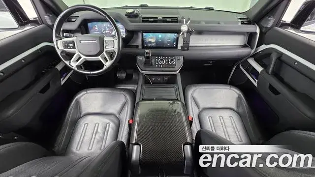 Land Rover Defender 2021 — Photo 7/20