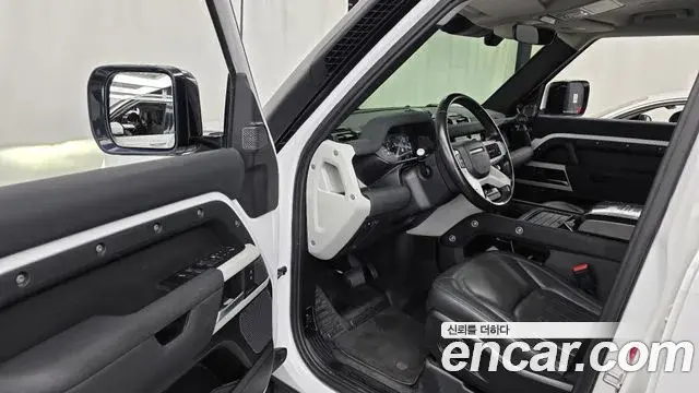 Land Rover Defender 2021 — Photo 10/20